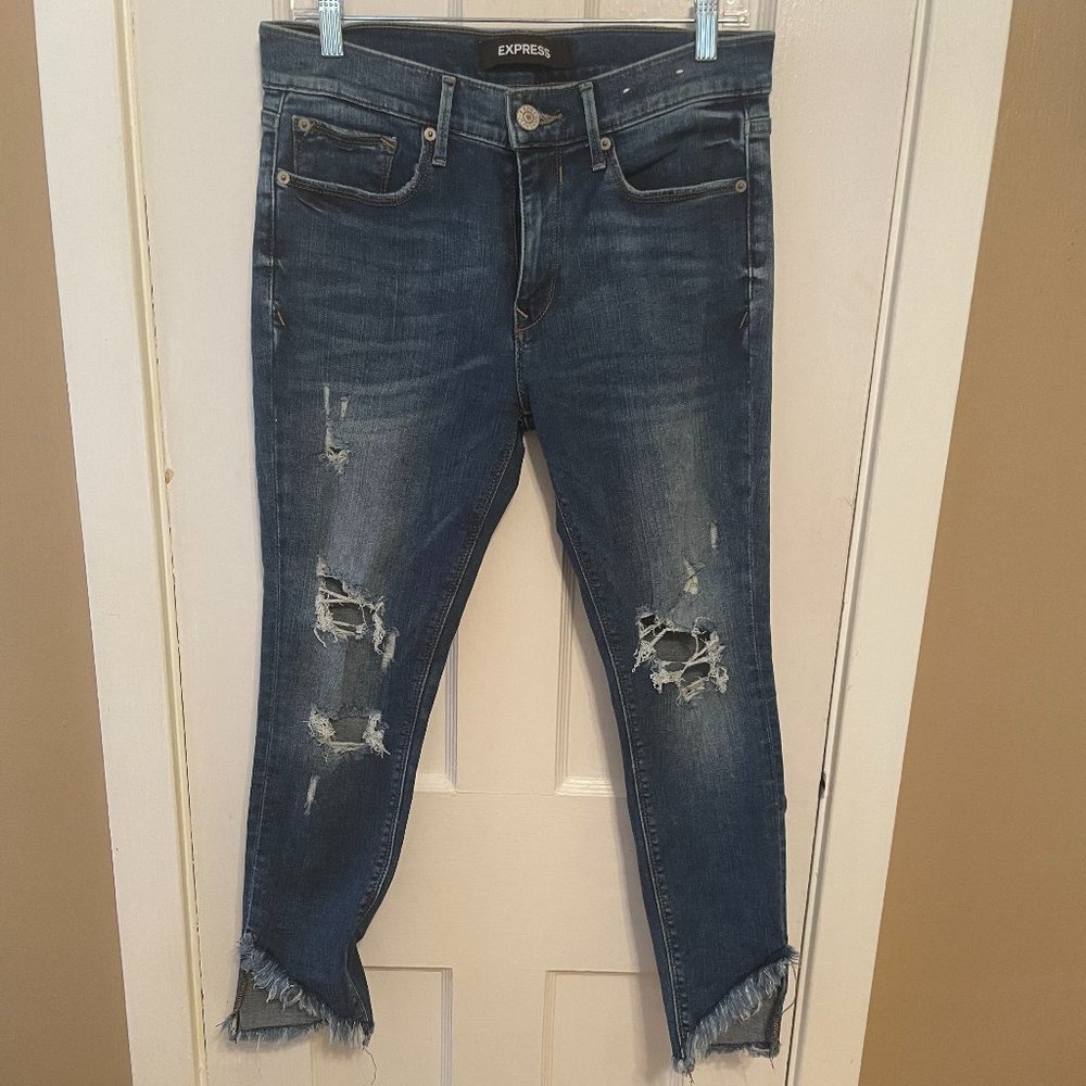 Express. Short..Cropped...Skinny Jeans